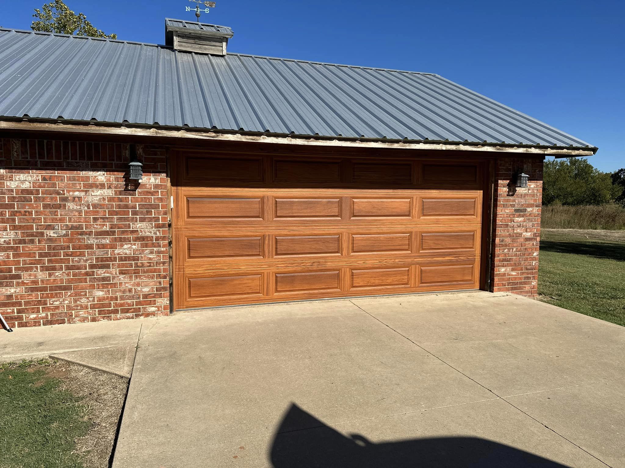 Top Tips for Maintaining Your Garage Door in Peak Condition